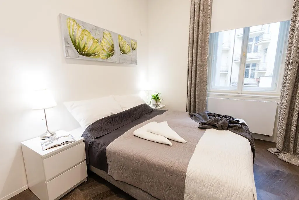 פראג Residence Glamour Premium דירה